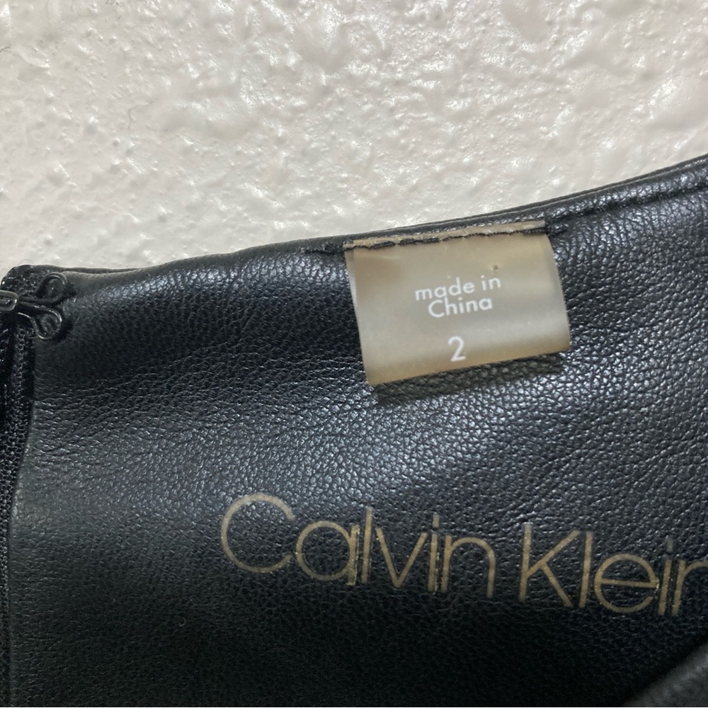 CALVIN KLEIN FAUX LEATHER EMBROIDERED SHIFT DRESS WOMEN Size 2 - Picture 6 of 14